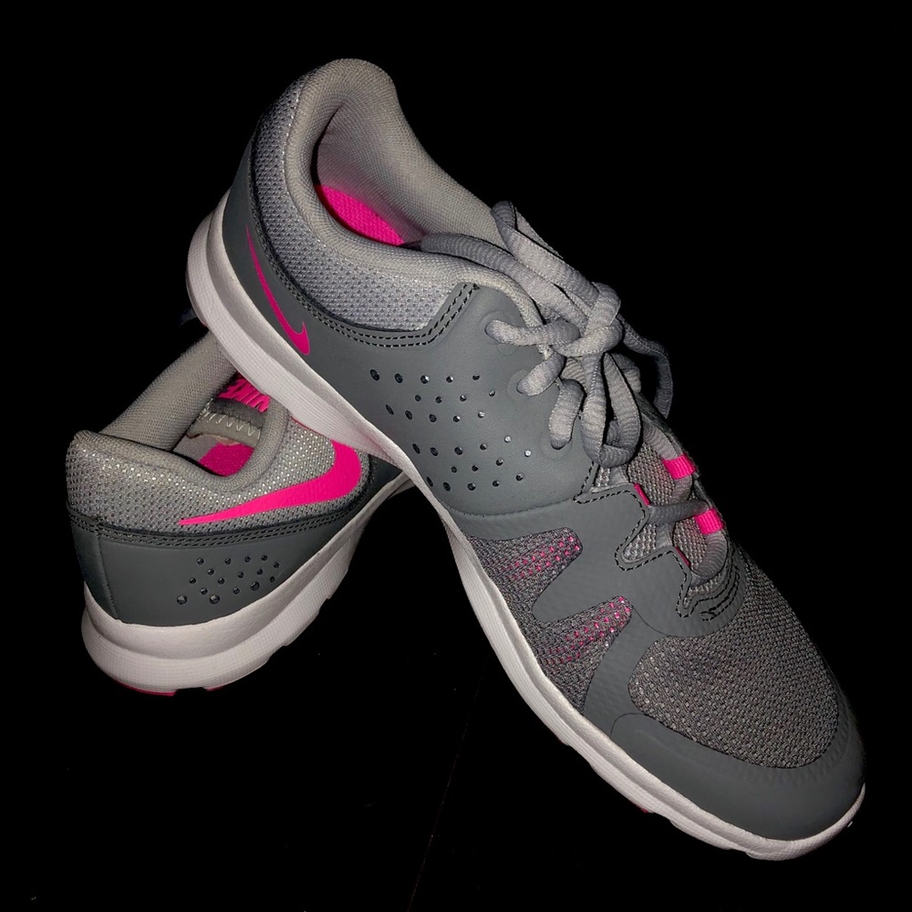 NIKE WOMEN’S RUNNING SHOES